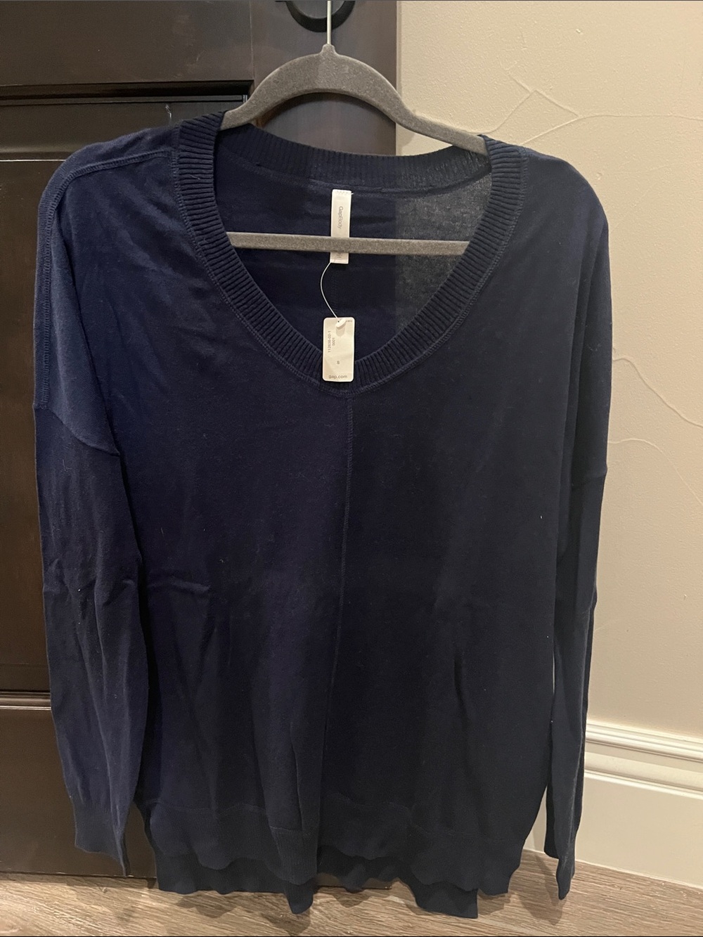 Gap Body Classic womens V-Neck Sweater - Navy